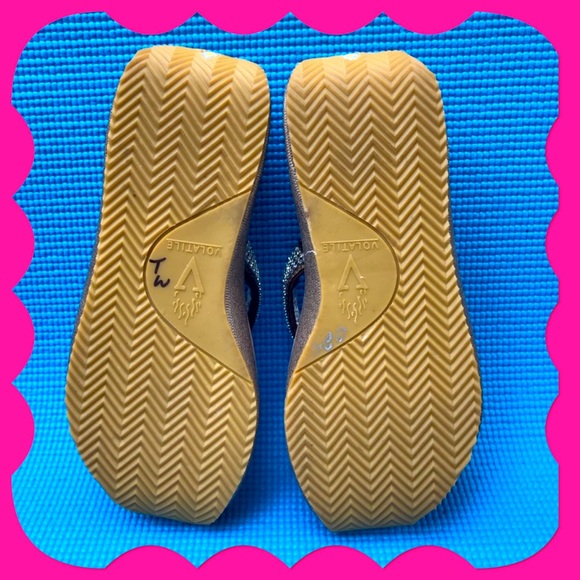 🔥EUC🔥Volatile Bronze & Rhinestone Strap Sandals - Picture 6 of 10